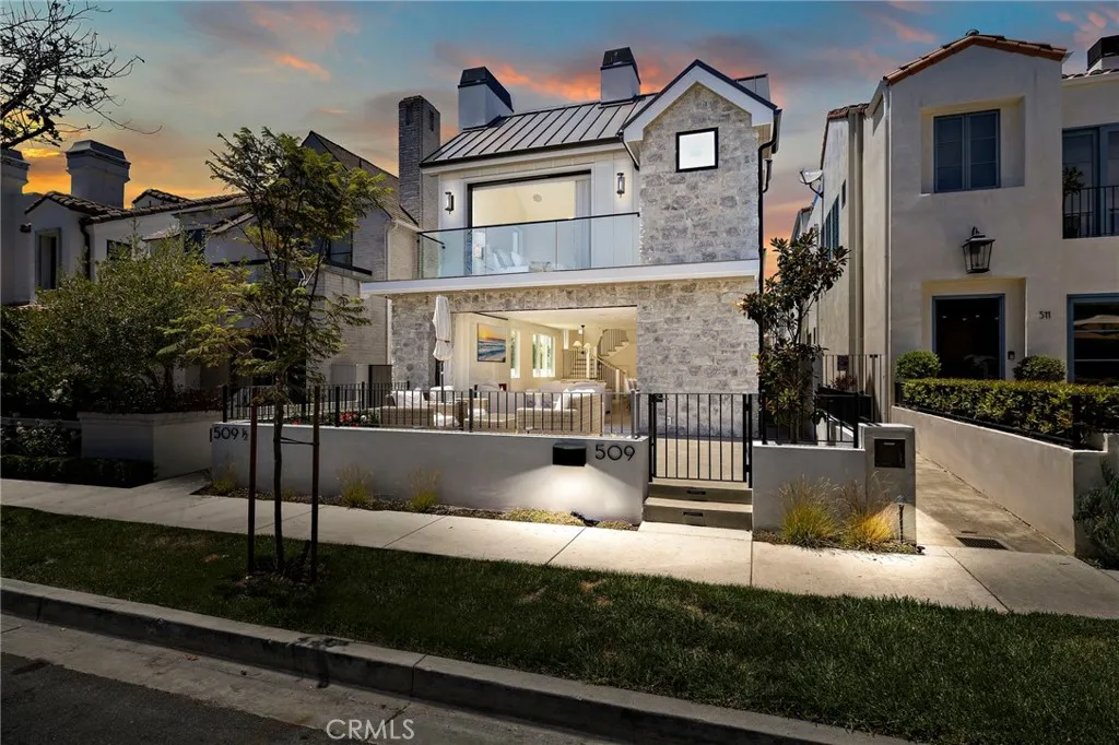 Corona Del Mar, CA 92625