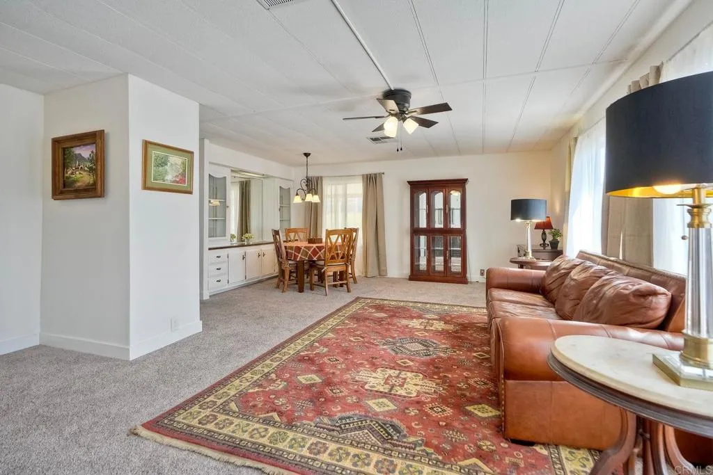 https://cdn.realtyfeed.com/cdn/127/306515306/212448f9657097f5a818b069f1f399ed.webp