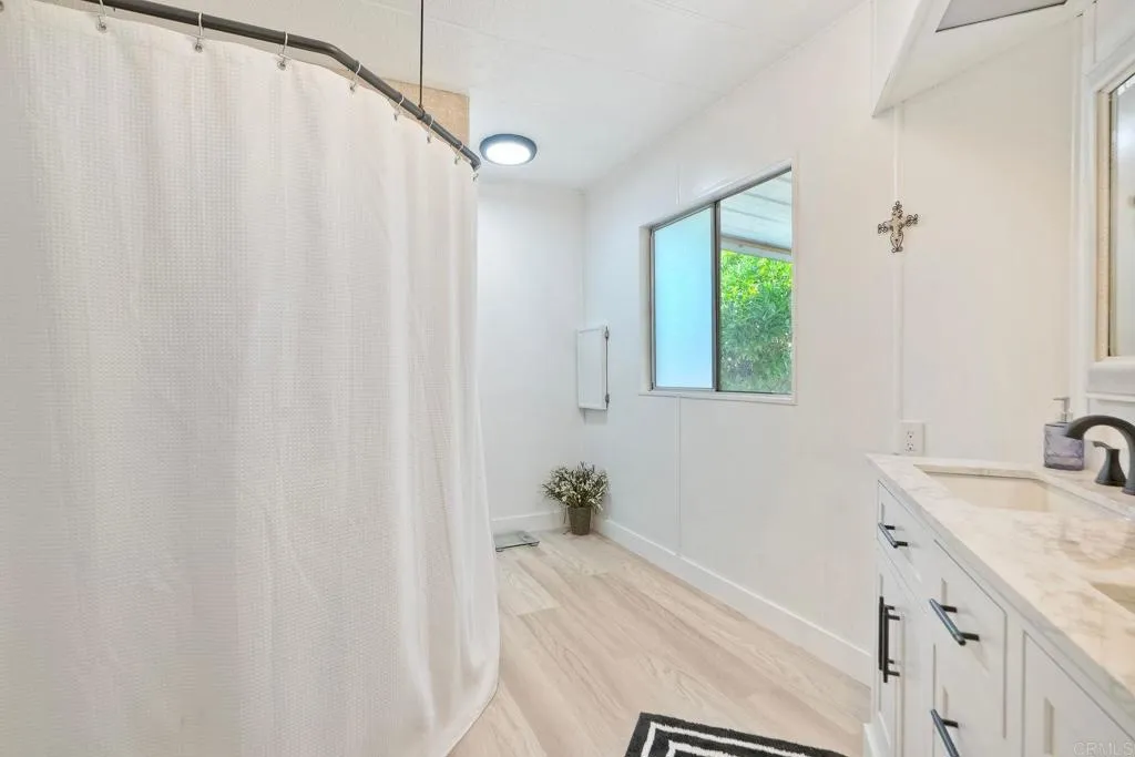 https://cdn.realtyfeed.com/cdn/127/306515306/245f1f5326004962af91967ffa97600b.webp