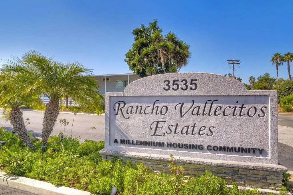 https://cdn.realtyfeed.com/cdn/127/306515306/2ae8f43ff1c2f79adec03b67500834cd.webp