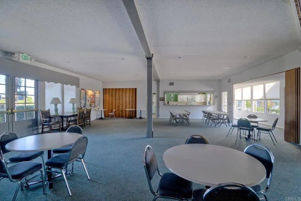 https://cdn.realtyfeed.com/cdn/127/306515306/2be60606c4e96935ebb77ab85ffb4180.webp