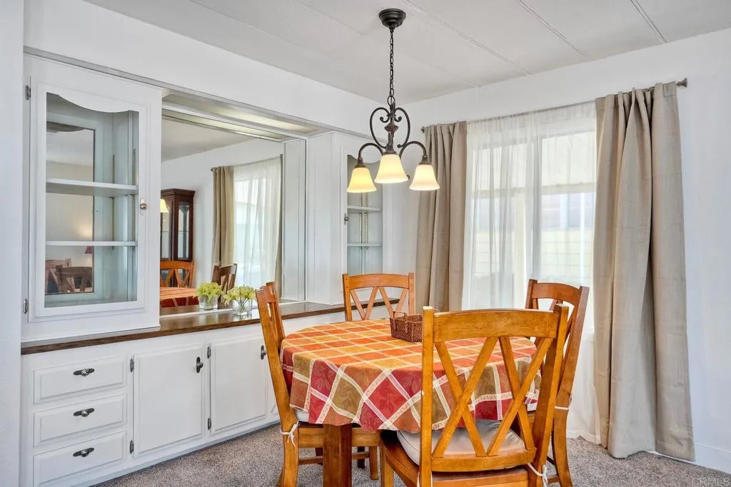 https://cdn.realtyfeed.com/cdn/127/306515306/dce1e0c7e894c044186f804775847666.webp