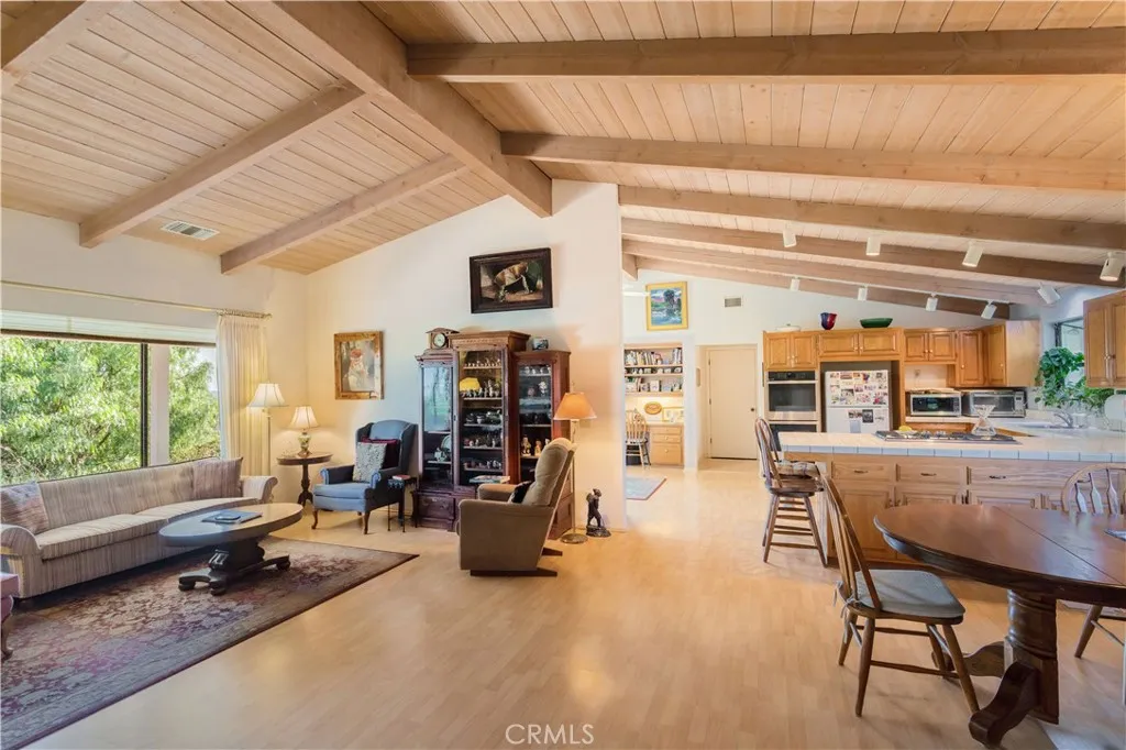 https://cdn.realtyfeed.com/cdn/127/306515336/54a6b98b55bf2e5bbc3d471c80e6c78f.webp