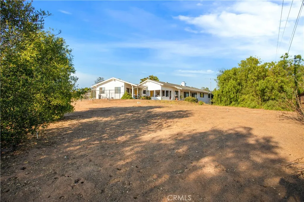 https://cdn.realtyfeed.com/cdn/127/306515336/71bdb0ca01d6917320c45d087cc79eb5.webp