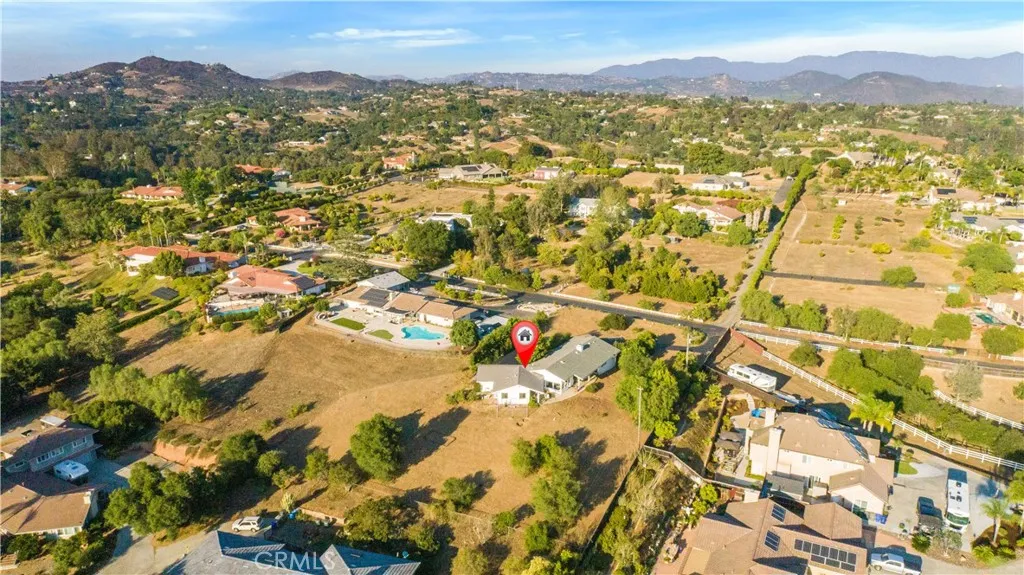 https://cdn.realtyfeed.com/cdn/127/306515336/8a27c2fd94579b0c1c7042123e7fcf86.webp
