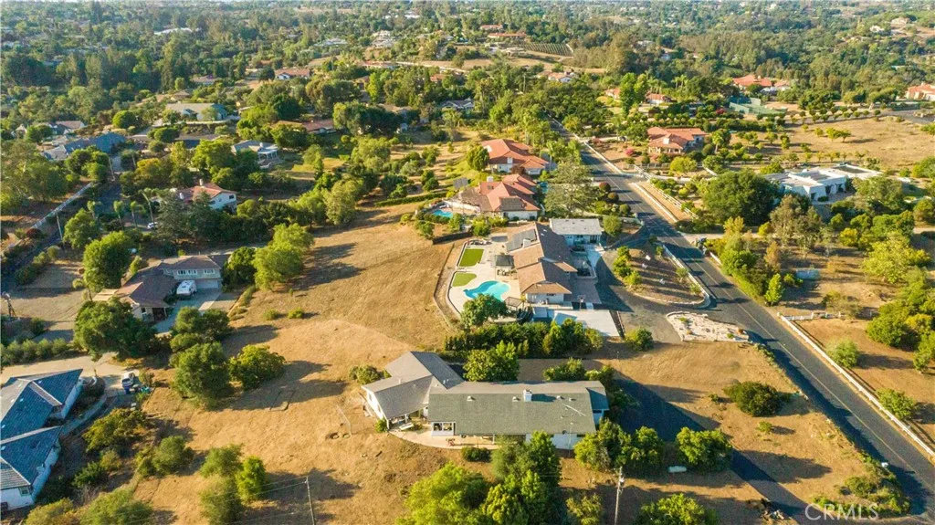 https://cdn.realtyfeed.com/cdn/127/306515336/aa8d9c63c23dda7e336376a0d18f5e8e.webp