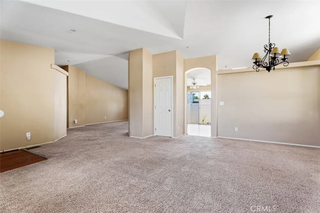 https://cdn.realtyfeed.com/cdn/127/306515348/439ff60e64e53dde86151143c3959af0.webp
