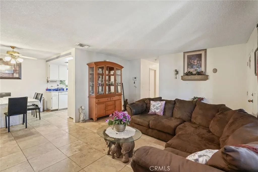 17208 Rawhide Avenue, Lake Los Angeles, CA 93591 - Photo 5 of 20, Lake Los Angeles, CA