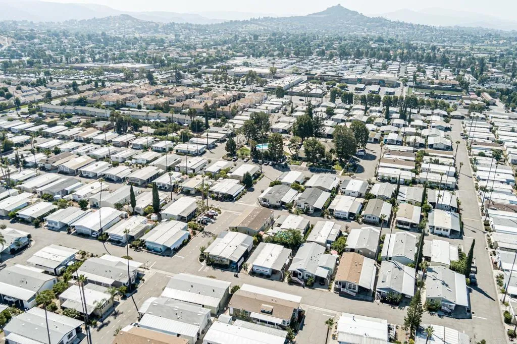 https://cdn.realtyfeed.com/cdn/127/306515481/03c1885d45d895d292482dc9e57c1b05.webp