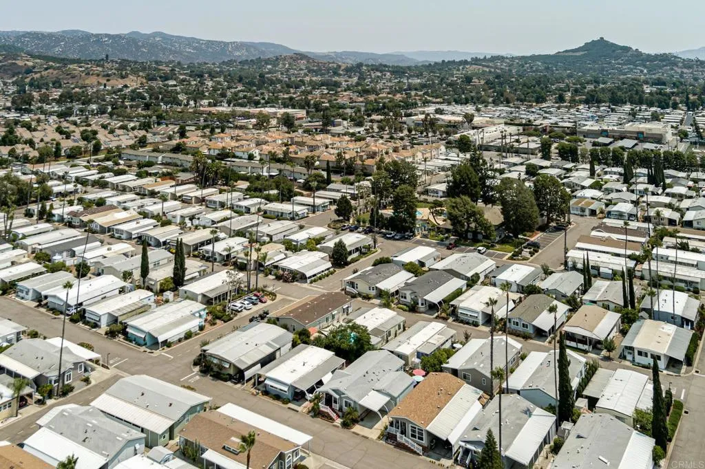 https://cdn.realtyfeed.com/cdn/127/306515481/843a06eb7ea24e37ca193261bcae4583.webp