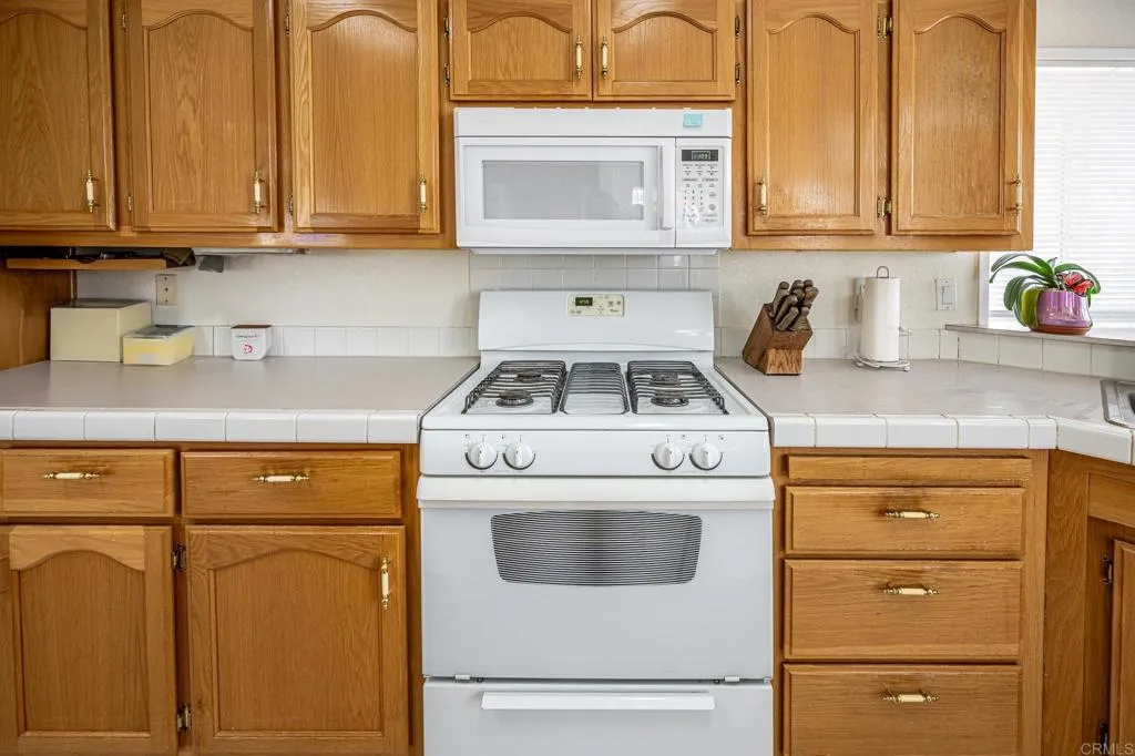 https://cdn.realtyfeed.com/cdn/127/306515481/b66b8e9a08868d2632162e43c3a28e16.webp
