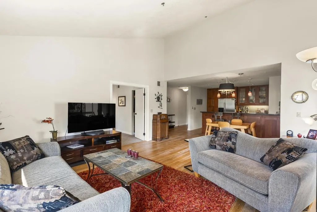 https://cdn.realtyfeed.com/cdn/127/306515492/d963f1911b67e5490bc6868781aacdf1.webp