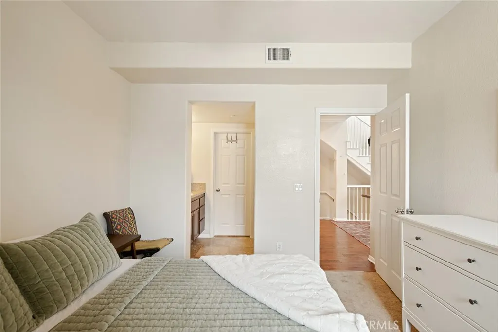 Photo #5: TR25180547 Listing 