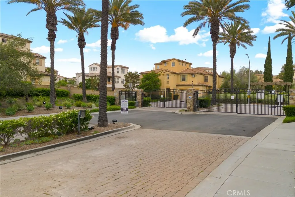 Photo #2: TR25180547 Listing 