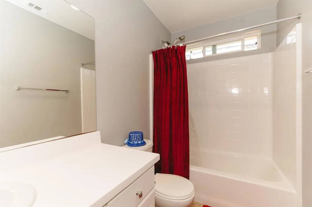 https://cdn.realtyfeed.com/cdn/127/306515540/5de4fa2af6854755806bb12c1de5a7c1.webp