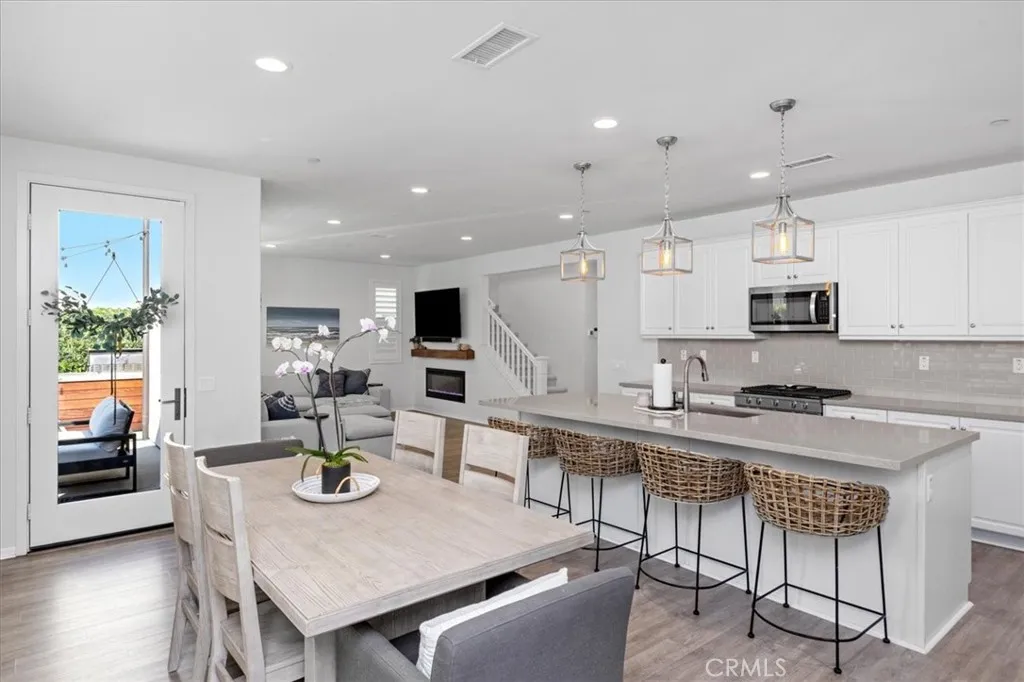 https://cdn.realtyfeed.com/cdn/127/306515545/2c548dcb879d5543bd15dafc705b9556.webp