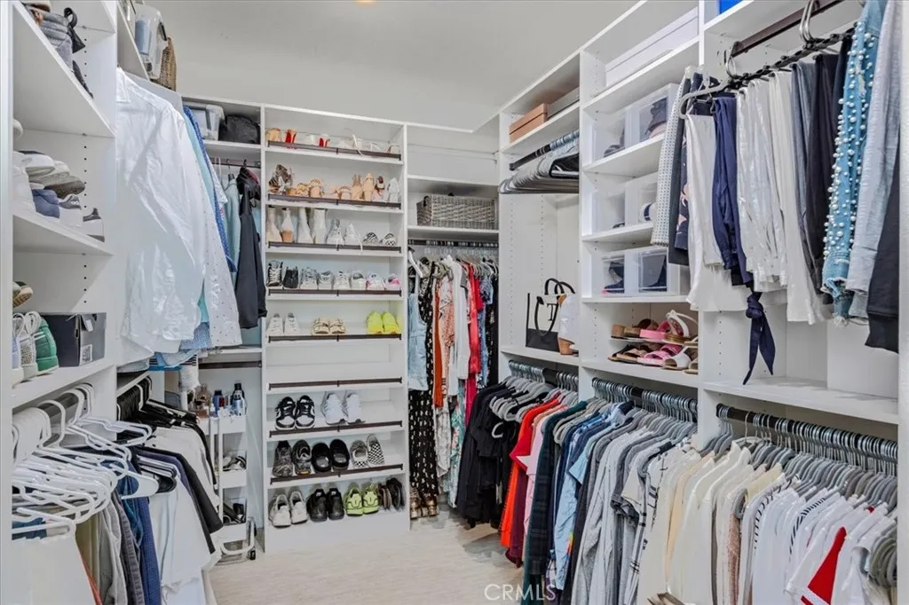 https://cdn.realtyfeed.com/cdn/127/306515545/c966941b1853a45134efd051e215ba33.webp