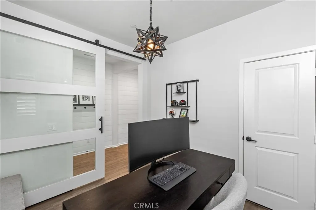 https://cdn.realtyfeed.com/cdn/127/306515545/ca5183cdc8111b2858c71aec787e3e91.webp
