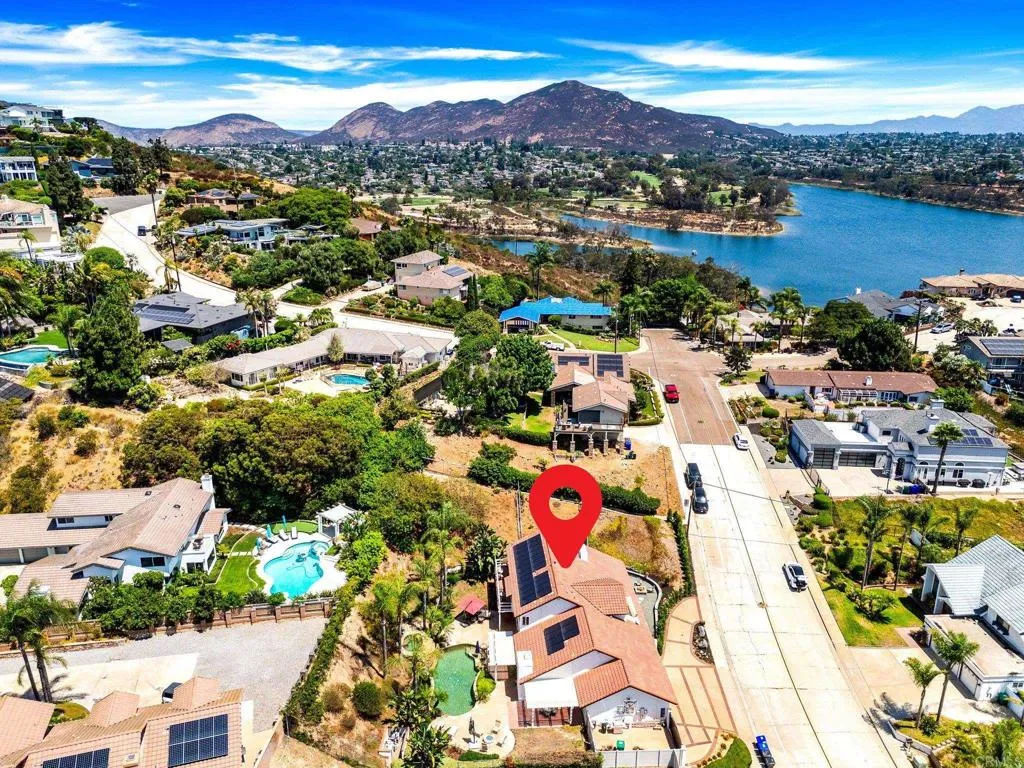 https://cdn.realtyfeed.com/cdn/127/306515563/a7e4423bf1b9f863fff289bfb72f1ef5.webp