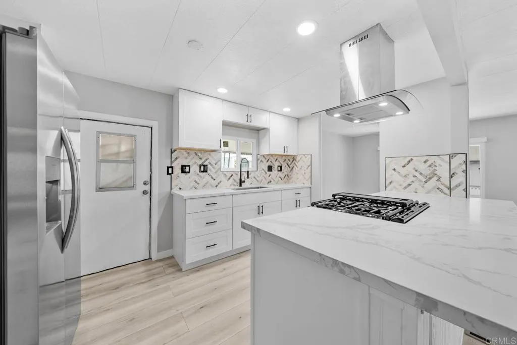 https://cdn.realtyfeed.com/cdn/127/306515611/108c7caad0260b910f027396a1c878e6.webp