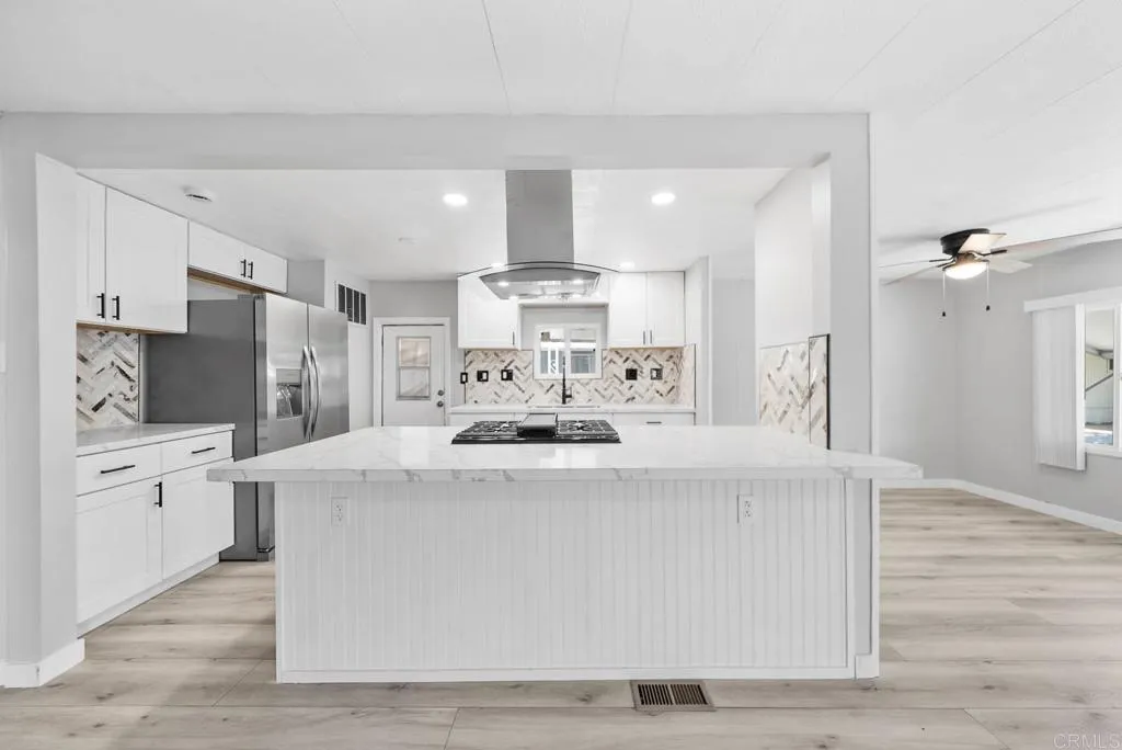 https://cdn.realtyfeed.com/cdn/127/306515611/bc92609e53392f3c9f89927016e47e7f.webp
