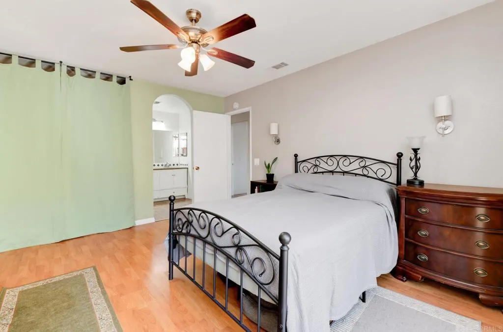 https://cdn.realtyfeed.com/cdn/127/306515631/0ccdf6562392f1db84fcf2fbdb40d016.webp