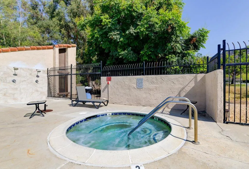 https://cdn.realtyfeed.com/cdn/127/306515631/209628f787f48152aae63b857f94f253.webp