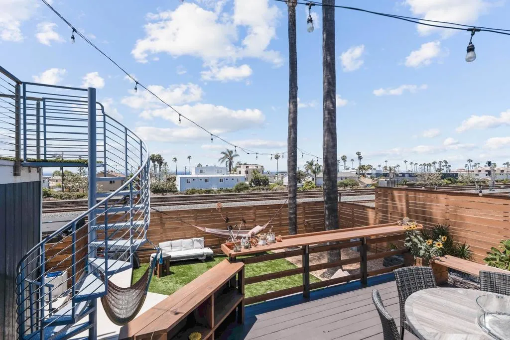 https://cdn.realtyfeed.com/cdn/127/306515683/14f547b0f7c20d1e3102663f1293ba59.webp
