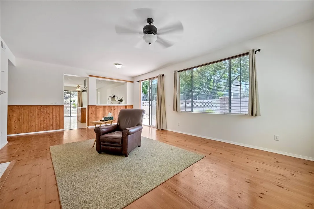 Photo #7: SB25180541 Listing: Photo #7