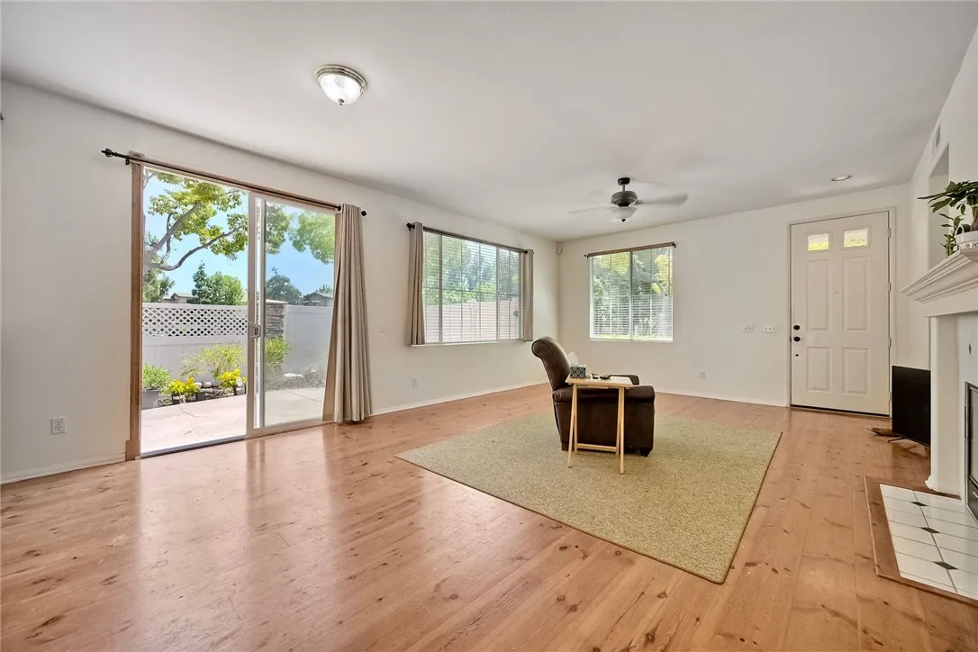 Photo #5: SB25180541 Listing 