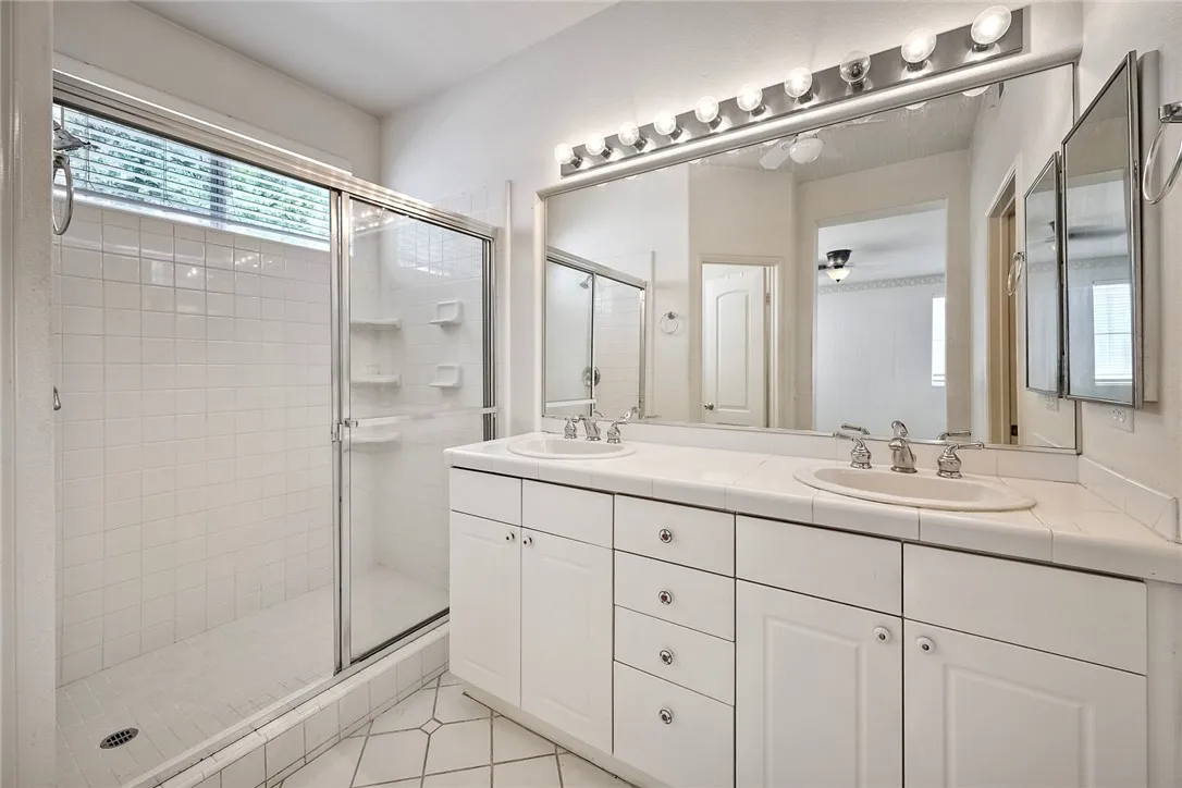 Photo #20: SB25180541 Listing: Photo #20