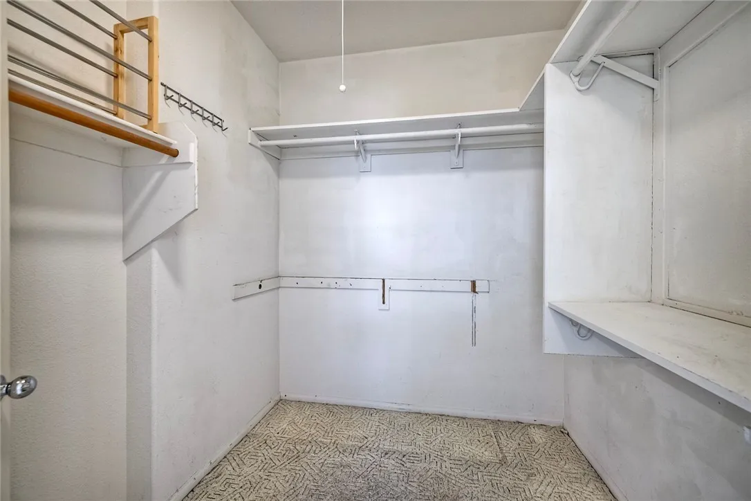 Photo #19: SB25180541 Listing: Photo #19