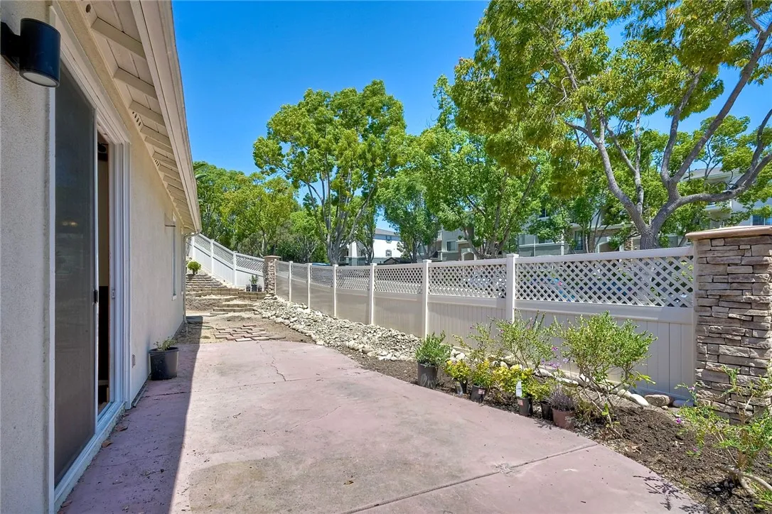 Photo #26: SB25180541 Listing: Photo #26