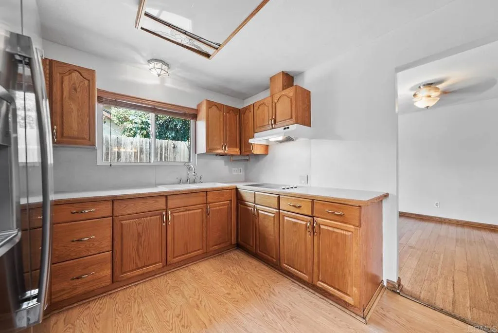 https://cdn.realtyfeed.com/cdn/127/306515766/4bae8e2ffb2f5e7d5b8b13e106b65448.webp