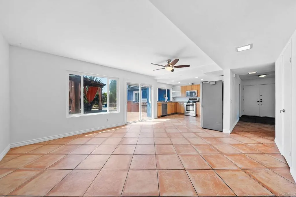 https://cdn.realtyfeed.com/cdn/127/306515766/55df6be195962fd58b7e4d3ffc4172d5.webp