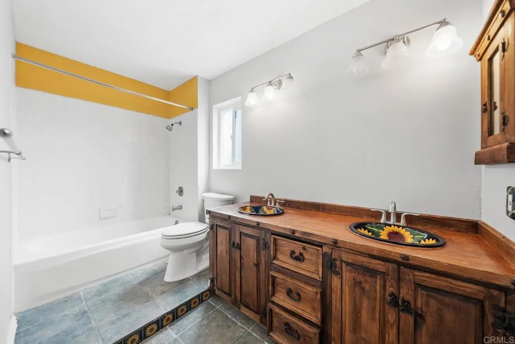 https://cdn.realtyfeed.com/cdn/127/306515766/82a71322b45270a6ff853e2ed411be83.webp
