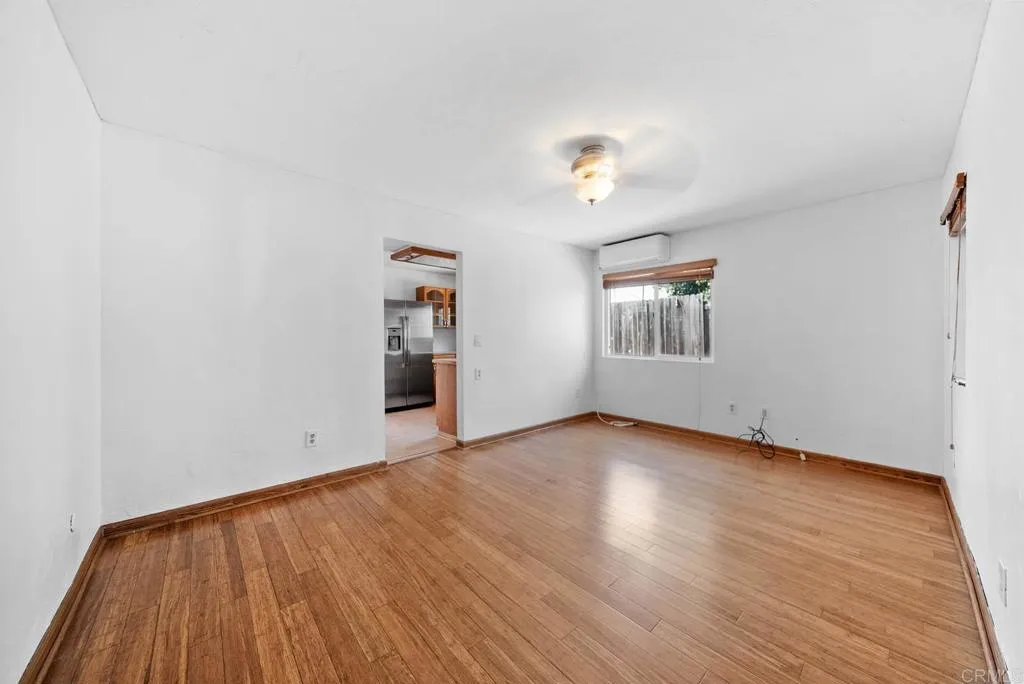 https://cdn.realtyfeed.com/cdn/127/306515766/8c7da9086e4c3a69d31c75aa9a4b409d.webp