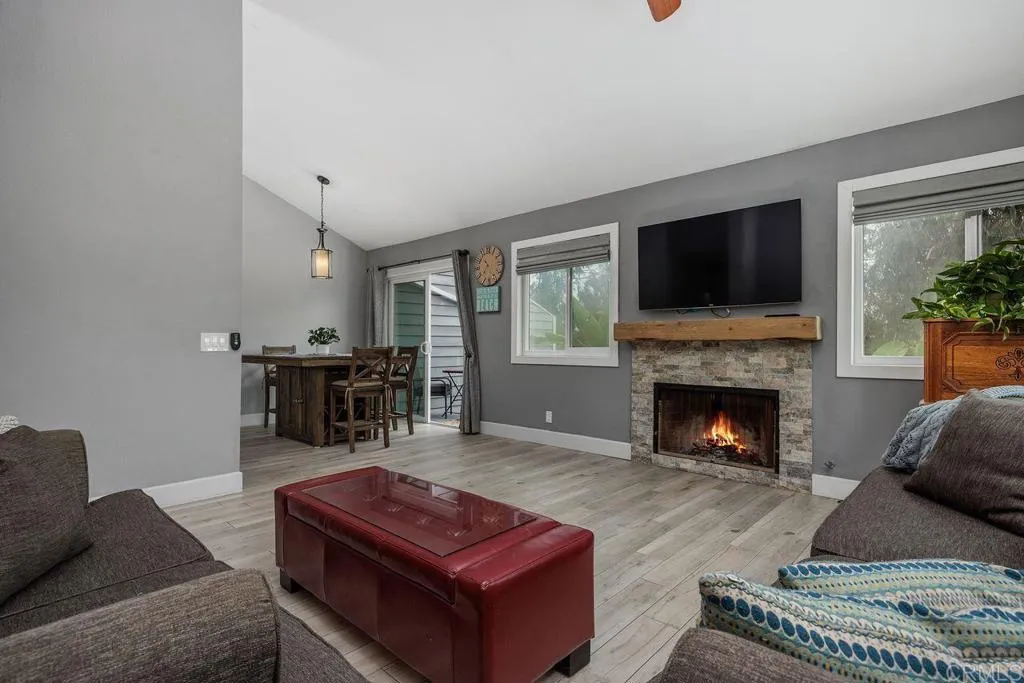 https://cdn.realtyfeed.com/cdn/127/306515768/3524bc1f2531cafe2994a9f607f600f1.webp