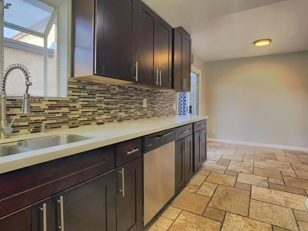 Photo #9: PTP2506095 Listing: Photo #9