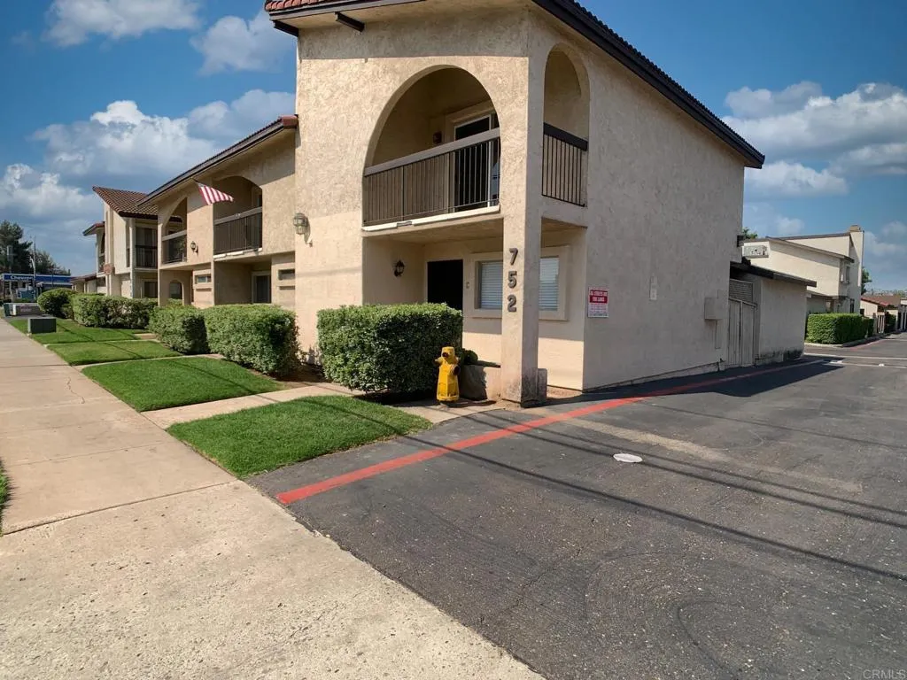 MLS: PTP2506095 Condo For Sale