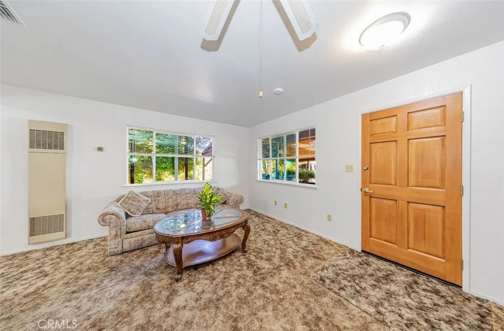 38601 Bon Veu Circle, Oakhurst, CA 93644 - Photo 3 of 33, Oakhurst, CA