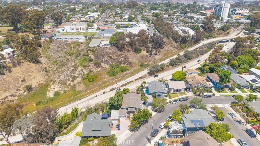 https://cdn.realtyfeed.com/cdn/127/306516084/1351fd1eeadcdbef5c618a0fbe414a88.webp