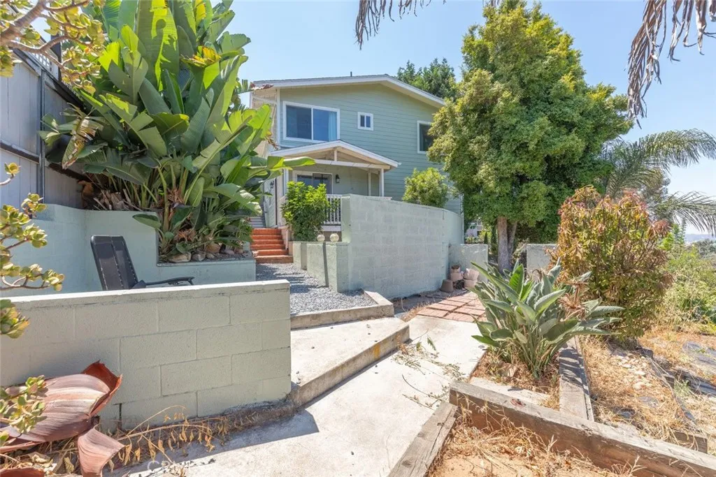 https://cdn.realtyfeed.com/cdn/127/306516084/d6efb1b662f883a6faae2c24f6fd50ac.webp