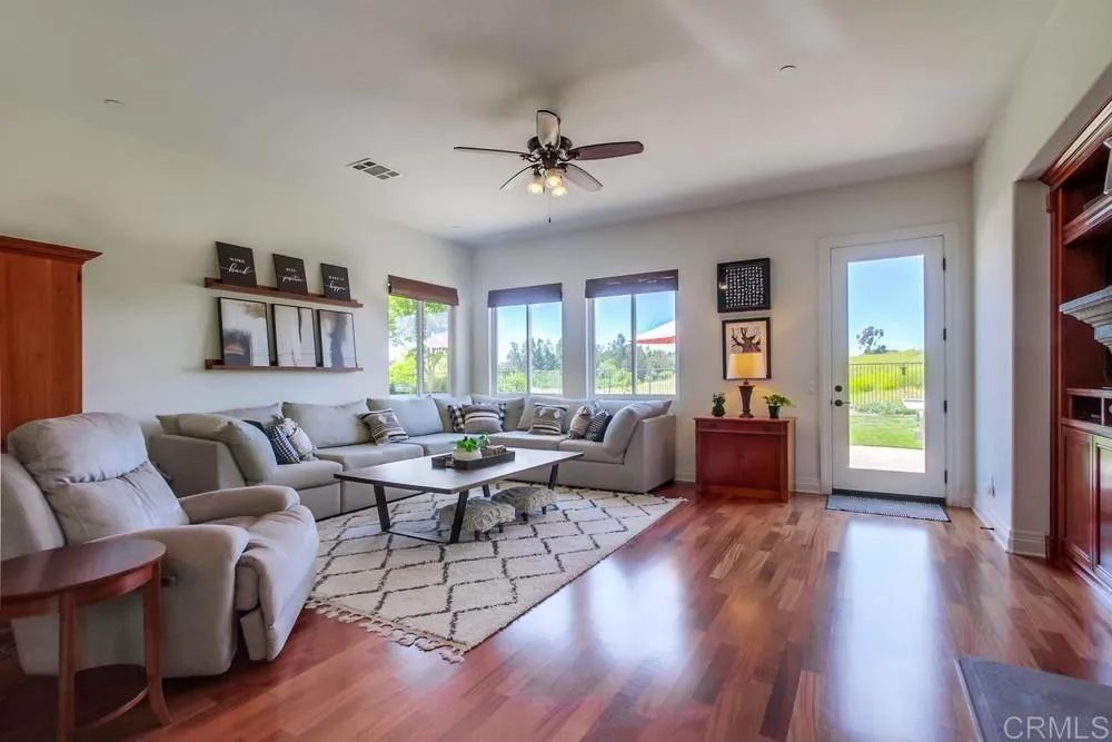 https://cdn.realtyfeed.com/cdn/127/306516180/4c837a45400611c15e84d1db41afa75f.webp