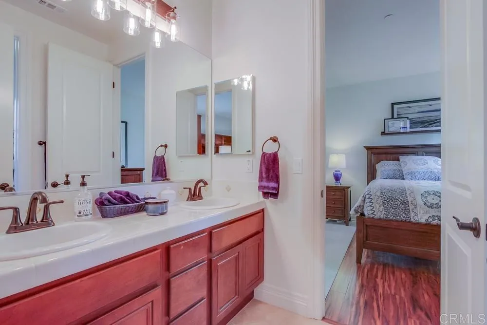 https://cdn.realtyfeed.com/cdn/127/306516180/c5b5cd5f579f0ae83edf471cb503f47e.webp