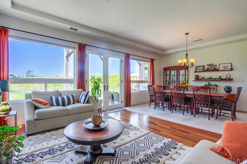 https://cdn.realtyfeed.com/cdn/127/306516180/c7bfdb886482beecf57a3f008f31bd95.webp