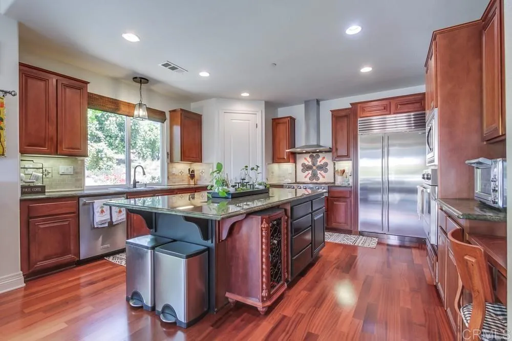 https://cdn.realtyfeed.com/cdn/127/306516180/d4d369703278eef8c6f9e1aa53a1bbdd.webp