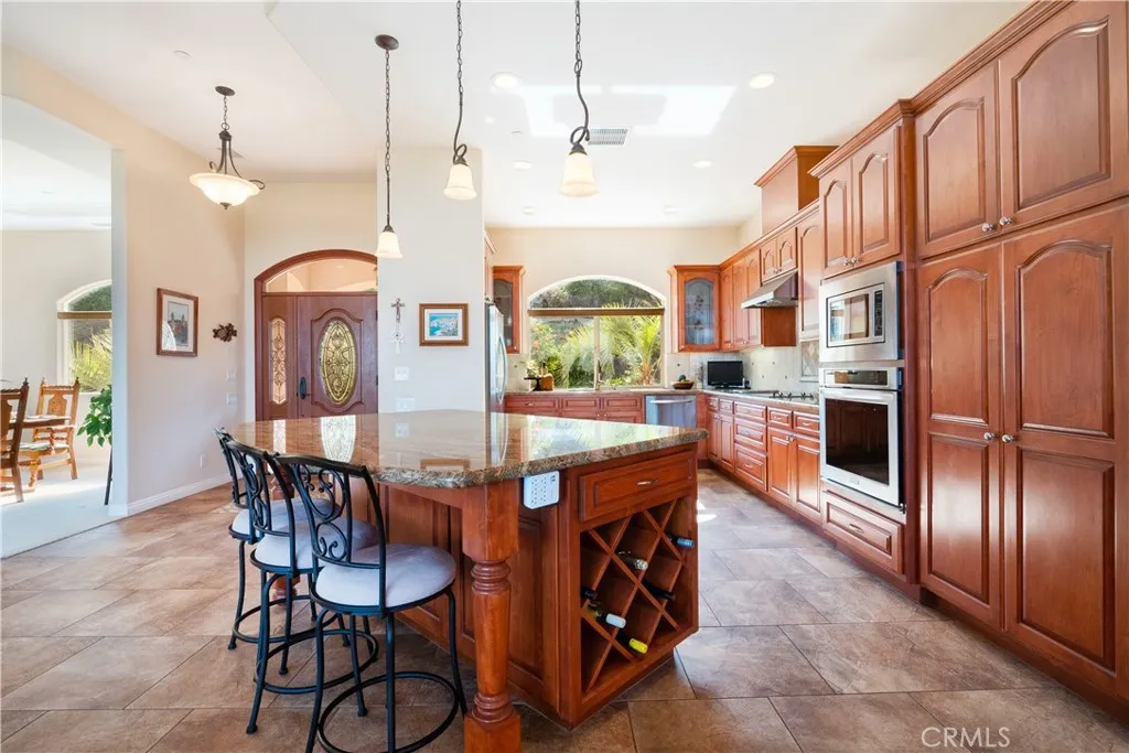 https://cdn.realtyfeed.com/cdn/127/306516204/129445c5f93f4e573875e5db9b46e0b5.webp