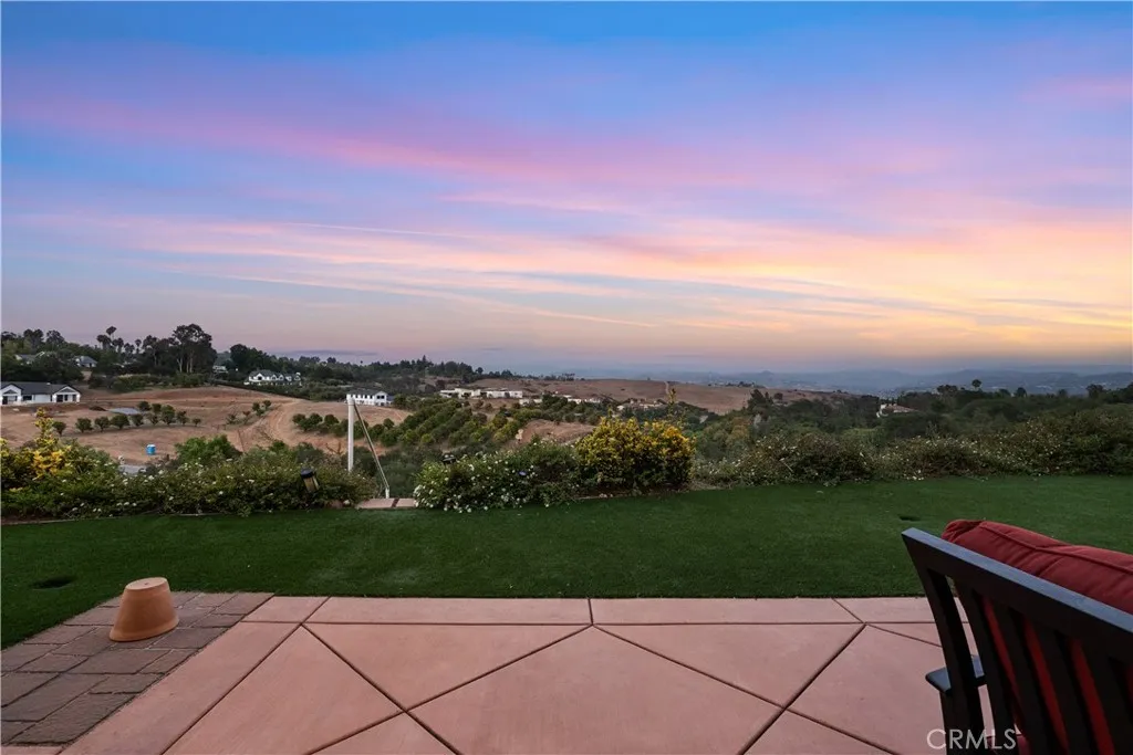 https://cdn.realtyfeed.com/cdn/127/306516204/70a62dafa0a7786191d02016a2f472f0.webp