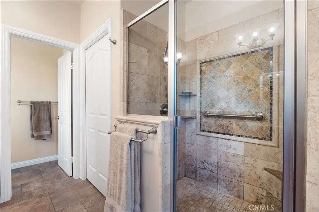 https://cdn.realtyfeed.com/cdn/127/306516204/83bffe247f5a70a2547d36a4fb3f9d01.webp